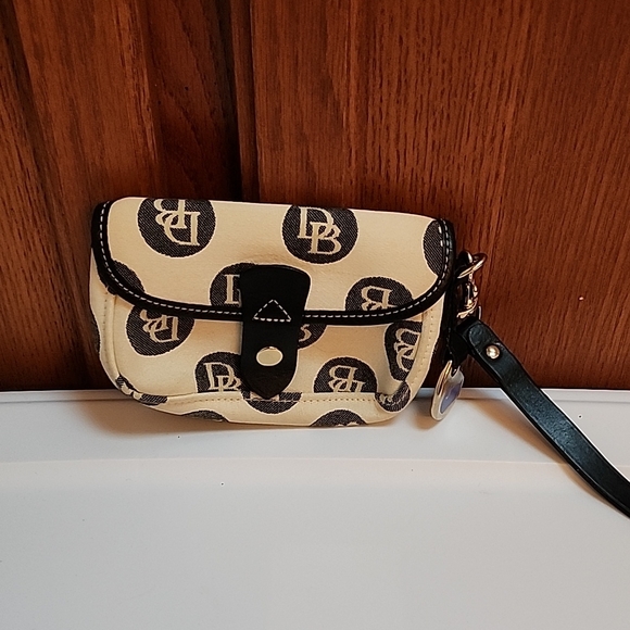 Dooney & Bourke Black and Cream Wristlet